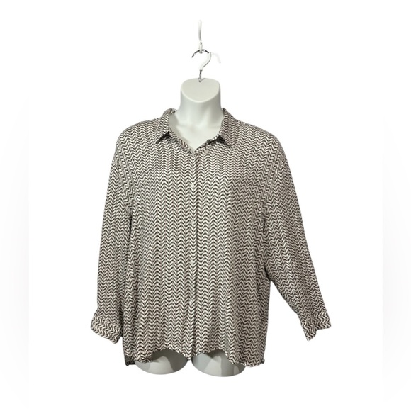 Reitmans, Plus Size Long Sleeve Button-Down
Blouse, 3X, Green, Pink, White - Picture 6 of 11